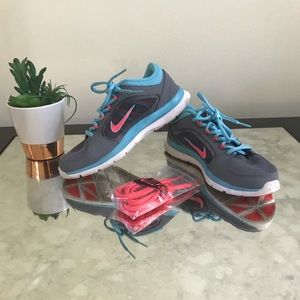 Nike training sneakers (gray, aqua and orange)